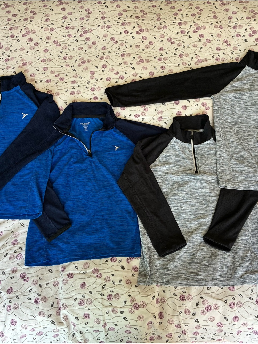 4x Old Navy Active boys 1/4 zip pullovers. S/6-7